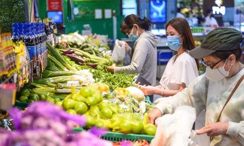 TP.HCM quyết không để giá hàng hóa tăng theo lương