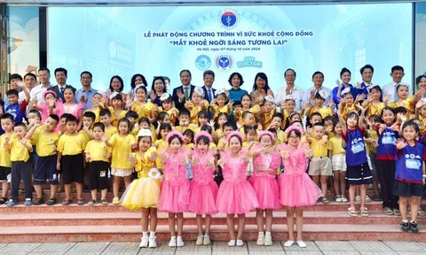 Nguyên nhân khiến hơn 50% trẻ ở Hà Nội và TP HCM mắc tật khúc xạ