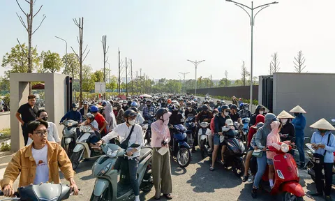 Hơn 4 vạn khách tham quan, Bảo tàng Lịch sử Quân sự quá tải