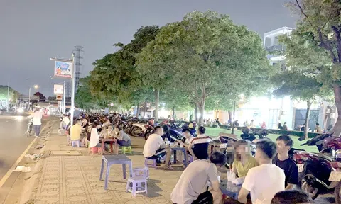 Hà Nội: Hàng quán vi phạm trật tự đô thị, bủa vây không gian công viên