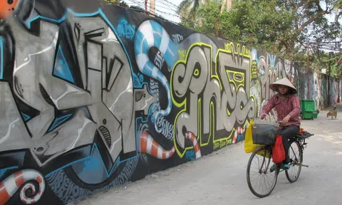 Hà Nội: Vấn nạn phun sơn, vẽ bậy khắp phố phường