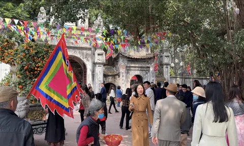 Đền Mẫu chuẩn bị chu đáo đón khách tăng đột biến đầu năm