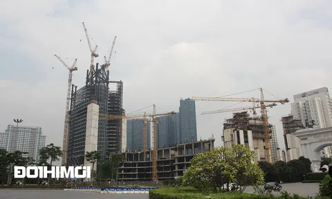 "Siêu tháp" 10.000 tỷ đồng nằm hoen gỉ cùng thời gian bên chân cầu Thăng Long của VietinBank