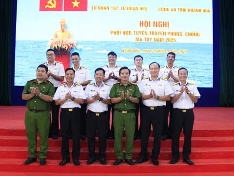 Vùng 4 Hải quân phối hợp Công an Khánh Hòa tuyên truyền phòng, chống ma túy năm 2025
