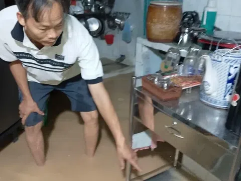 TPHCM: Cứ mưa là chìm trong nước – Hàng chục hộ dân Long Bình kêu cứu vì rạch thoát nước bị san lấp