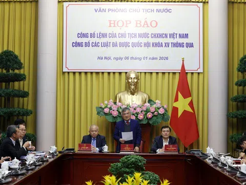 Công bố Lệnh Chủ tịch nước ban hành 12 luật: Hoàn thiện thể chế, tạo nền tảng phát triển bền vững