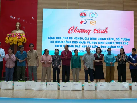 Bệnh viện Chợ Rẫy và Penta Laser mang yêu thương đến Đặc khu Lý Sơn