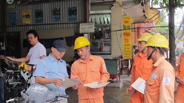 Khách hàng dùng nhiều điện “tá hỏa” với biểu giá bán lẻ mới