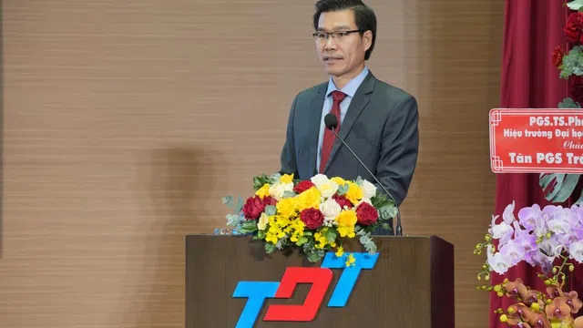 Trường Đại học Tôn Đức Thắng long trọng công bố và trao quyết định bổ nhiệm, bổ nhiệm lại Giáo sư, Phó Giáo sư năm 2025