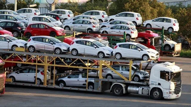 Lượng ô tô nhập khẩu vào Việt Nam tăng mạnh