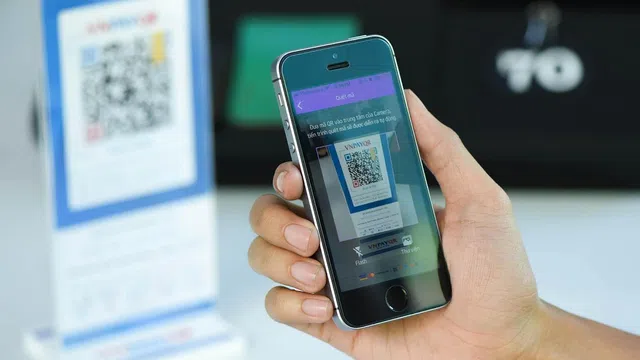 Số lượng giao dịch thanh toán bằng điện tăng gần 70%