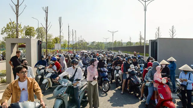 Hơn 4 vạn khách tham quan, Bảo tàng Lịch sử Quân sự quá tải